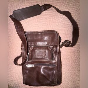 RARE Vintage TUMI Genuine Leather Crossbody Bag – Warm Cognac Brown